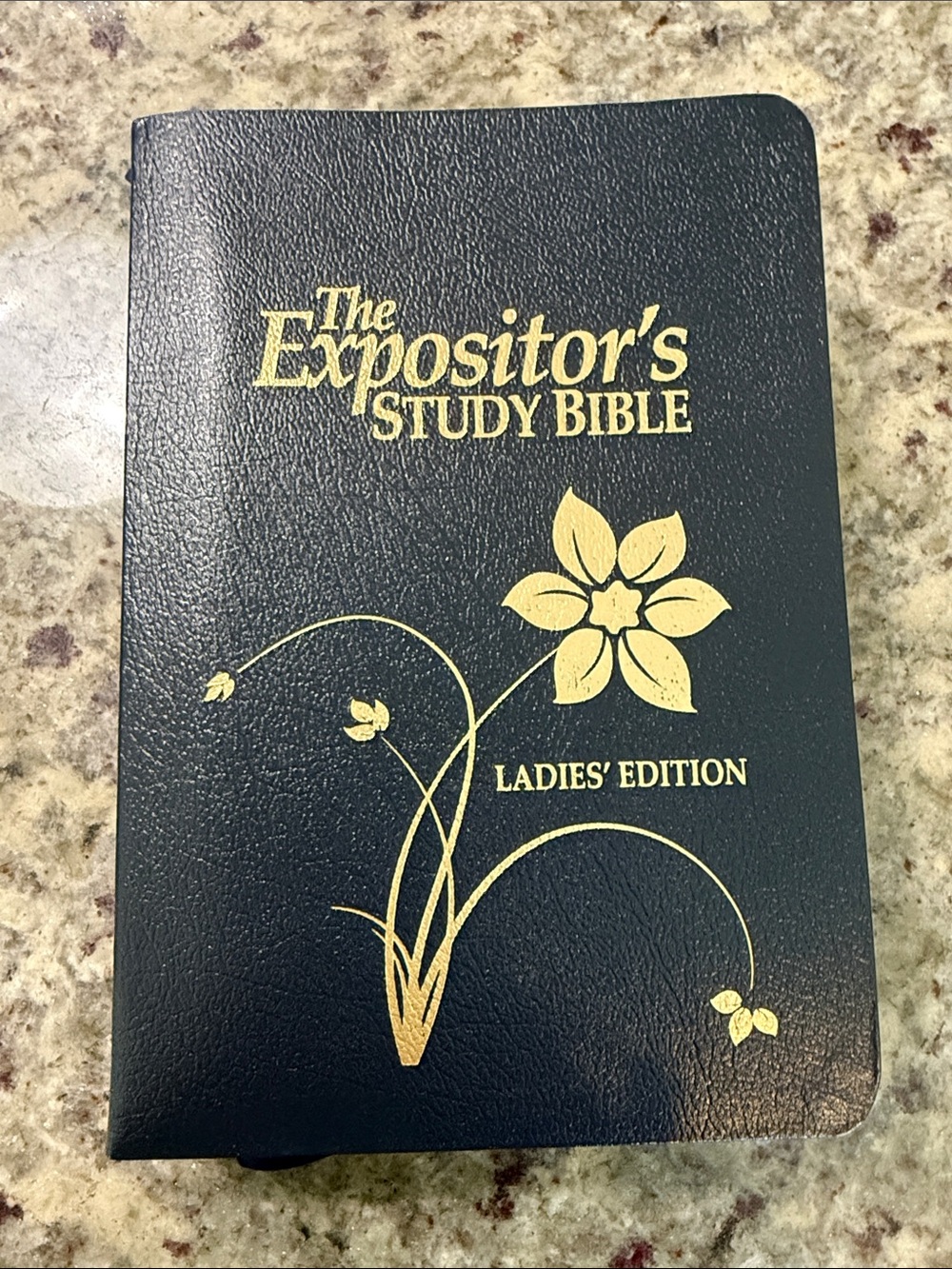 The Expositor's Study Bible - Ladies' Edition in Dark Green with Gold